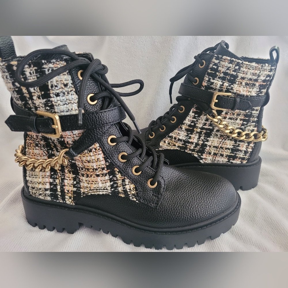 NEW Guess Women's Olisey Chain Detail Combat Booties